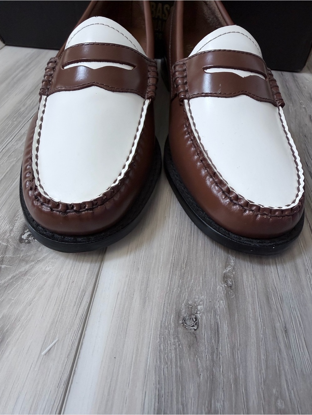 G.H. Bass Whitney Weejuns Brown White Leather Penny Loafers Women’s 7.5 - Picture 4 of 14